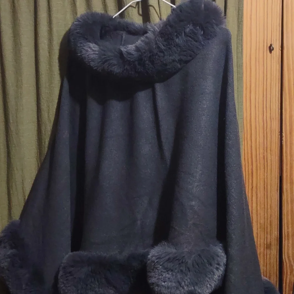 Cape - Picture 1 of 1